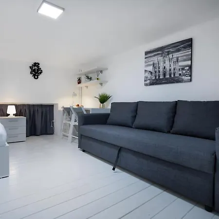 Three-suite With Free Netflix And Fast Wifi Milano
