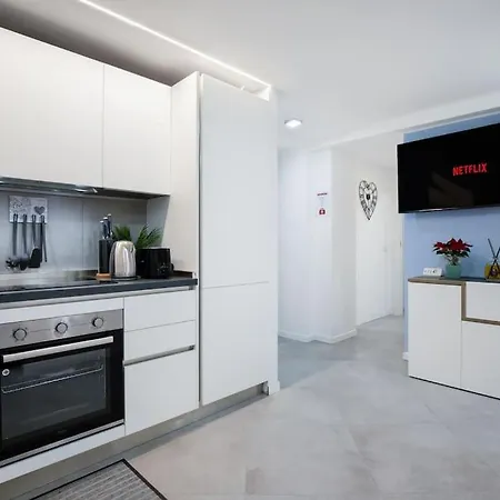 Three-suite With Free Netflix And Fast Wifi Milano