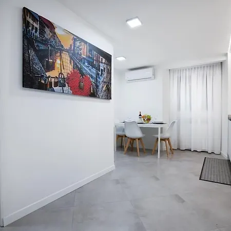 Three-suite With Free Netflix And Fast Wifi Milano